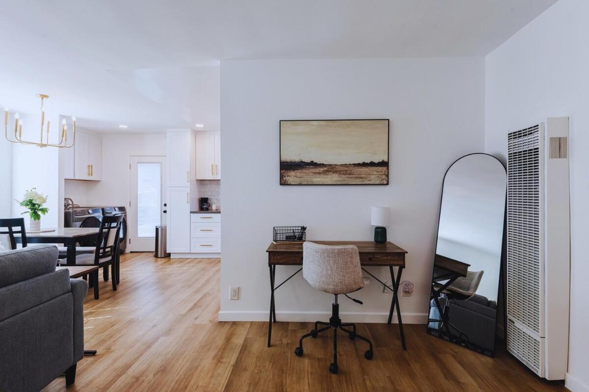 Cozy Modern 3 Bed 1 Bath Home - Pet Friendly! Lawndale Exterior photo