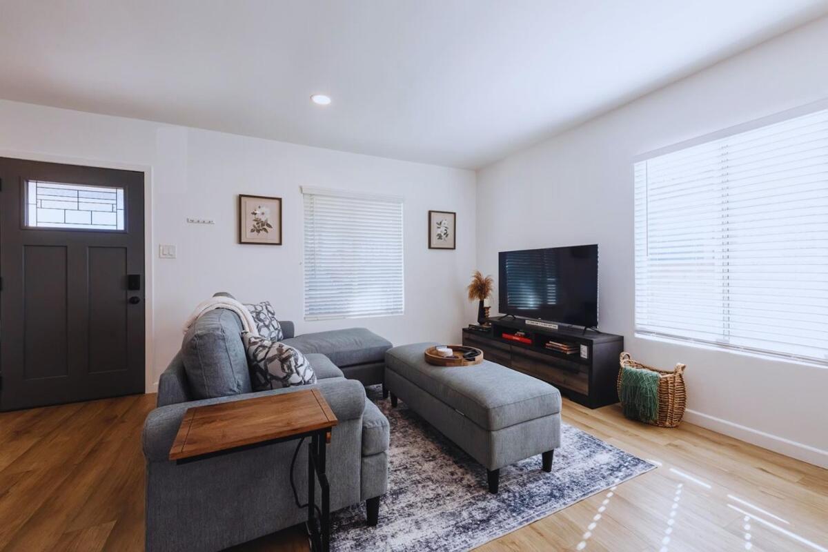 Cozy Modern 3 Bed 1 Bath Home - Pet Friendly! Lawndale Exterior photo