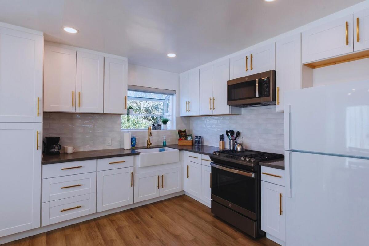 Cozy Modern 3 Bed 1 Bath Home - Pet Friendly! Lawndale Exterior photo